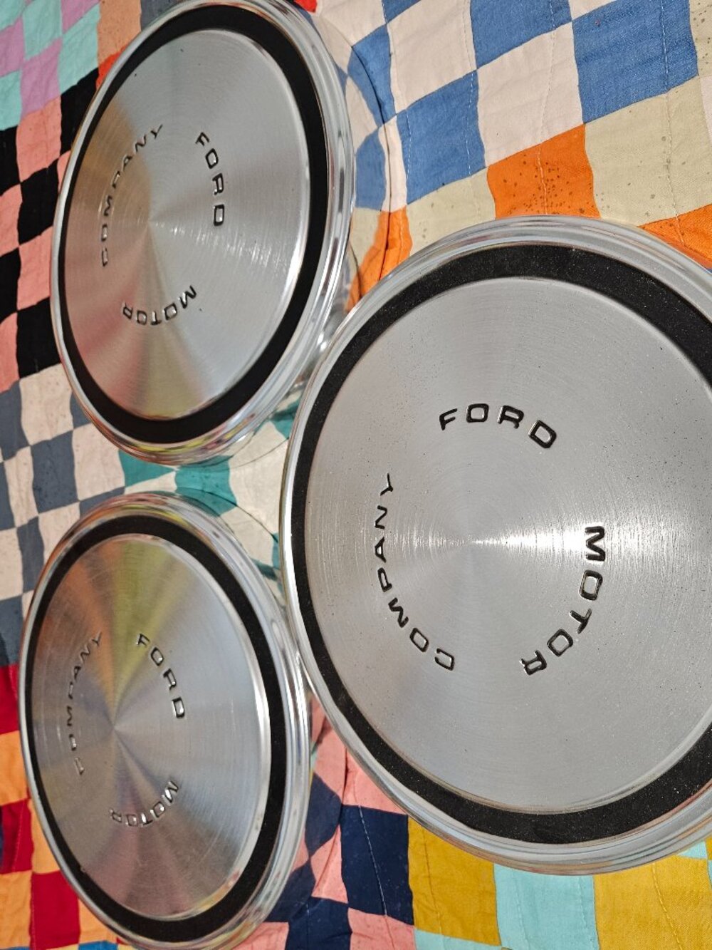 Ford 1978 hub caps-3